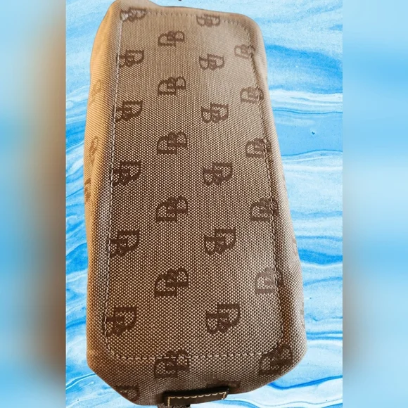 Dooney & Bourke Signature Tulip Tassel Monogram Tote. EUC - Picture 6 of 17